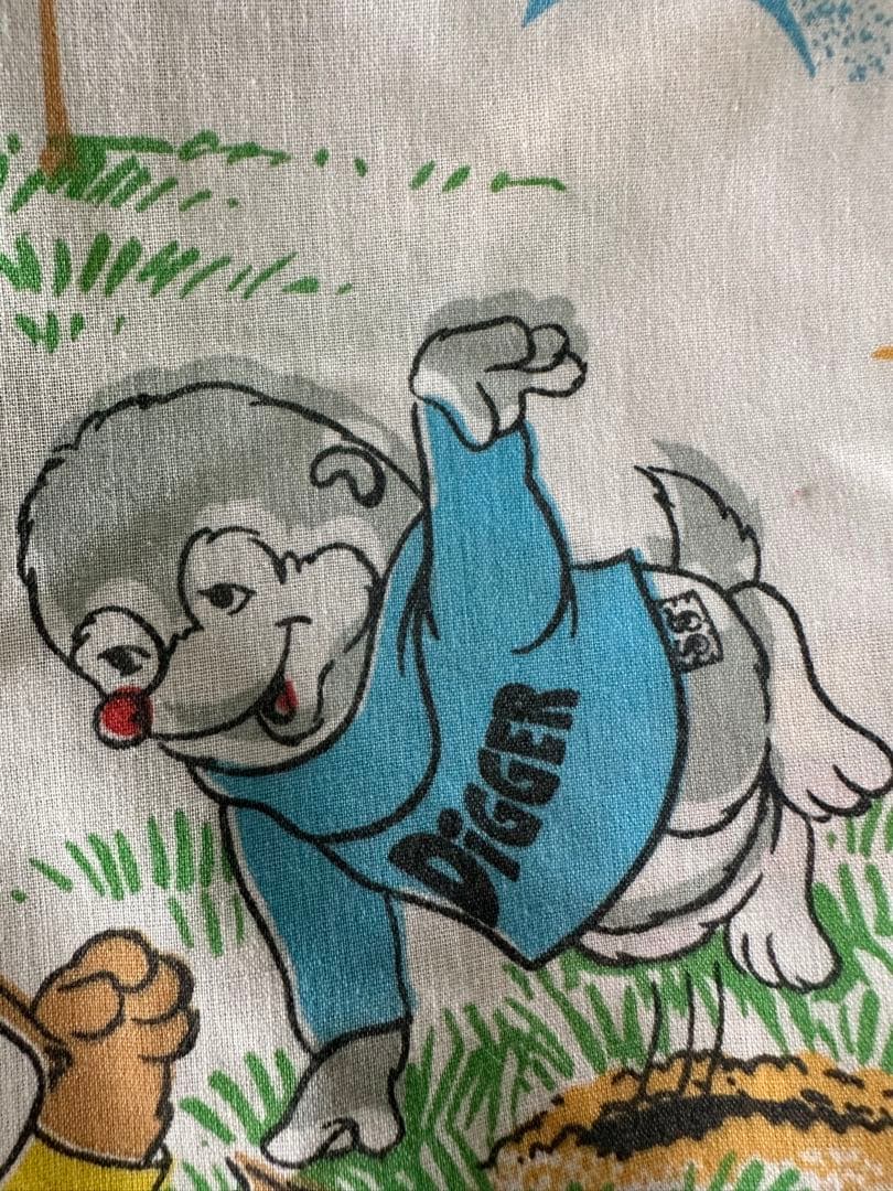 アニマル動物柄ヴィンテージ  シーツ　ムチャチャkeikiiiブーフーウー古着