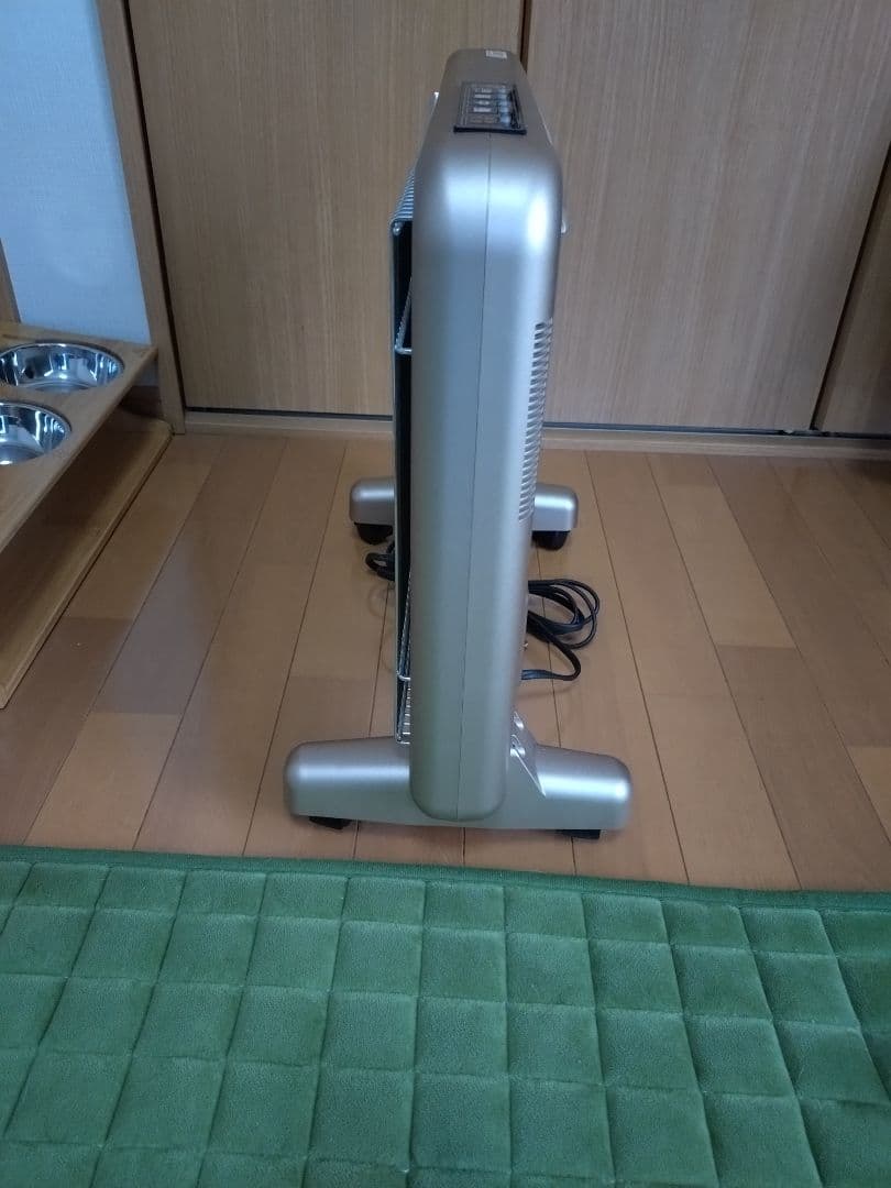 遠赤外線煖房器　サンルミエ800SD