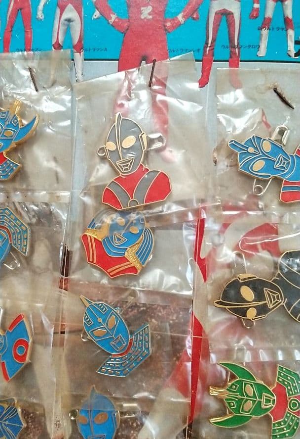 激レア!！ウルトラマンファミリーバッチ