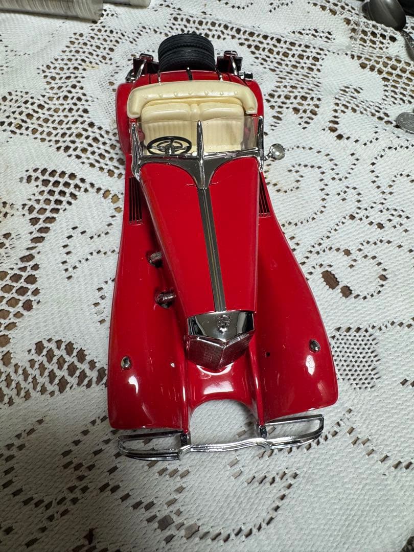 クラシックカー 赤 オープンカー ベンツ