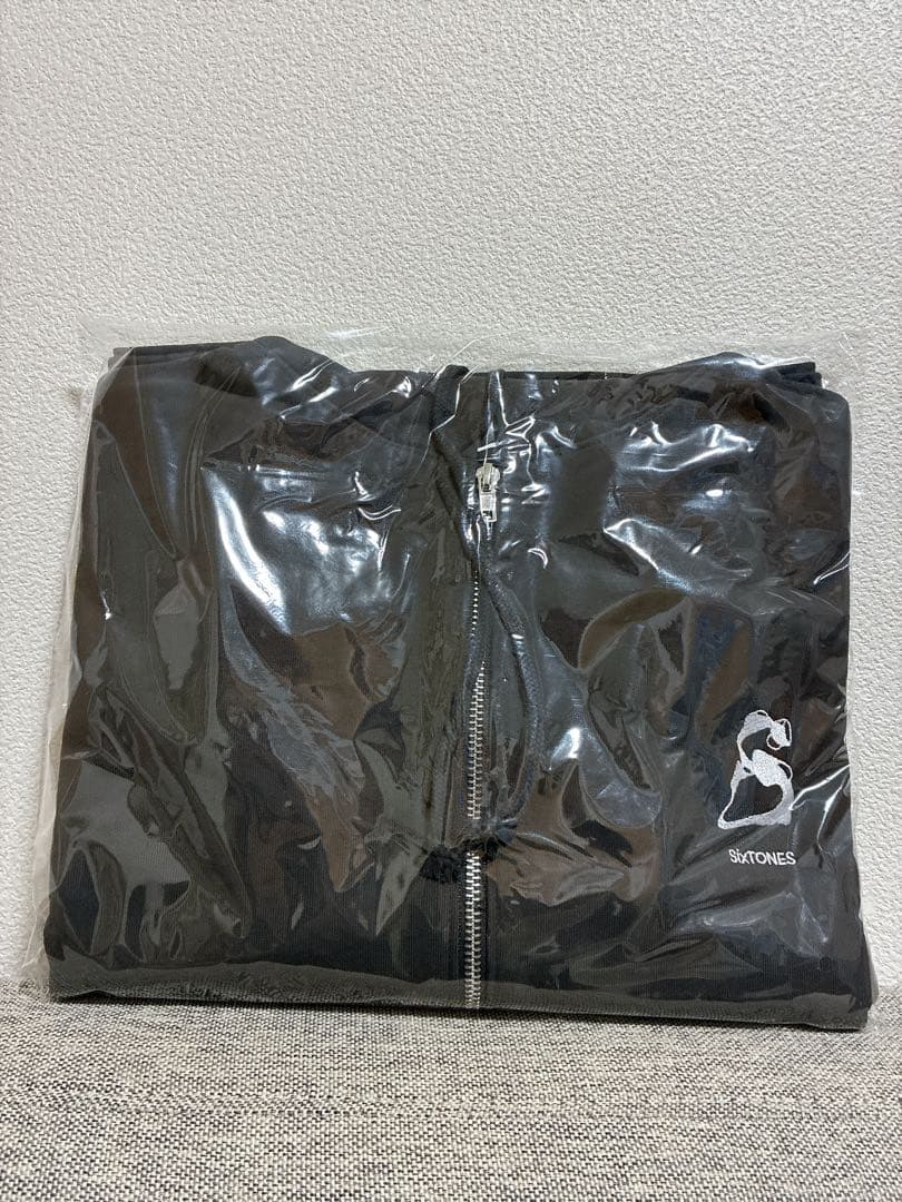 MILESixTONES SixTONES パーカー　ストーンズ　新品未開封