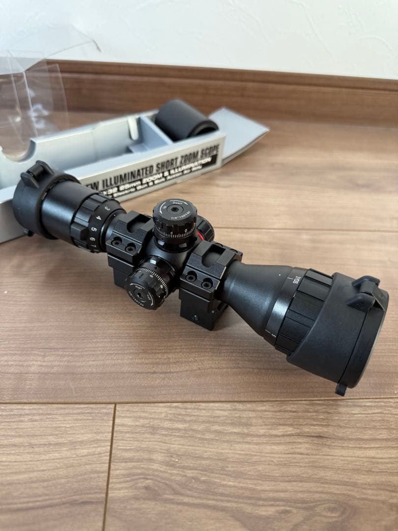 東京マルイ　イルミネーテッドショートズームスコープ
