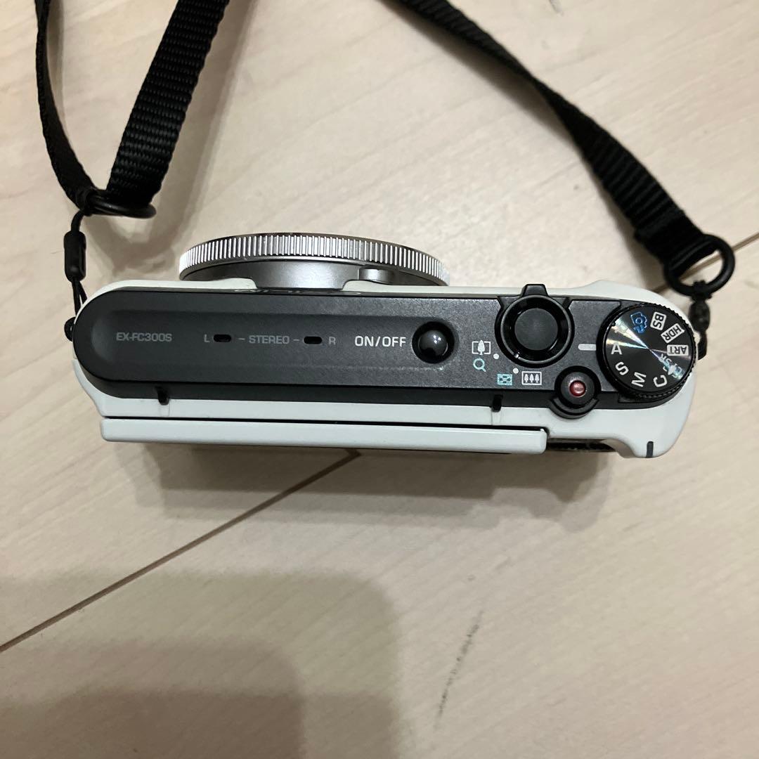 ゴルフ用　CASIO EXILIM EX-FC300S ホワイト 美品