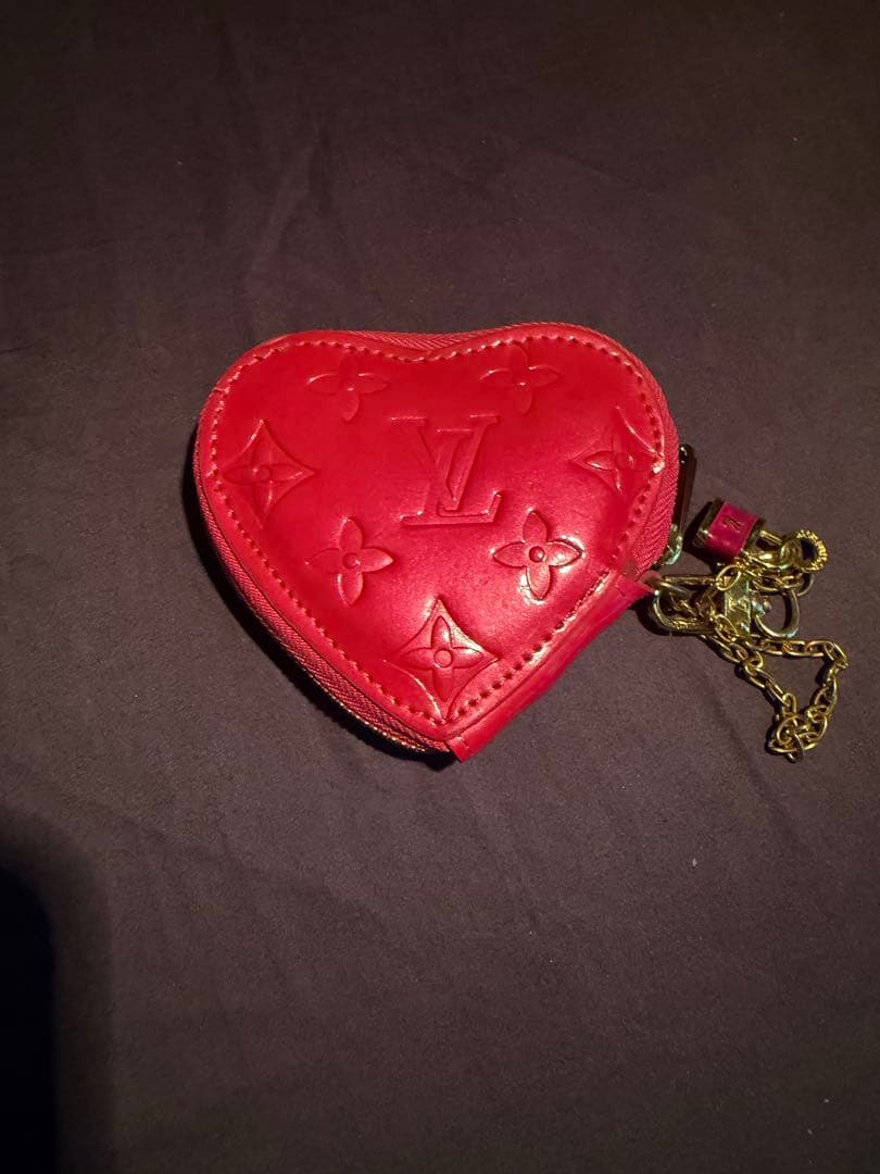 ルイヴィトン ケース ポルトモネクール ハート モノグラムヴェルニ 赤
