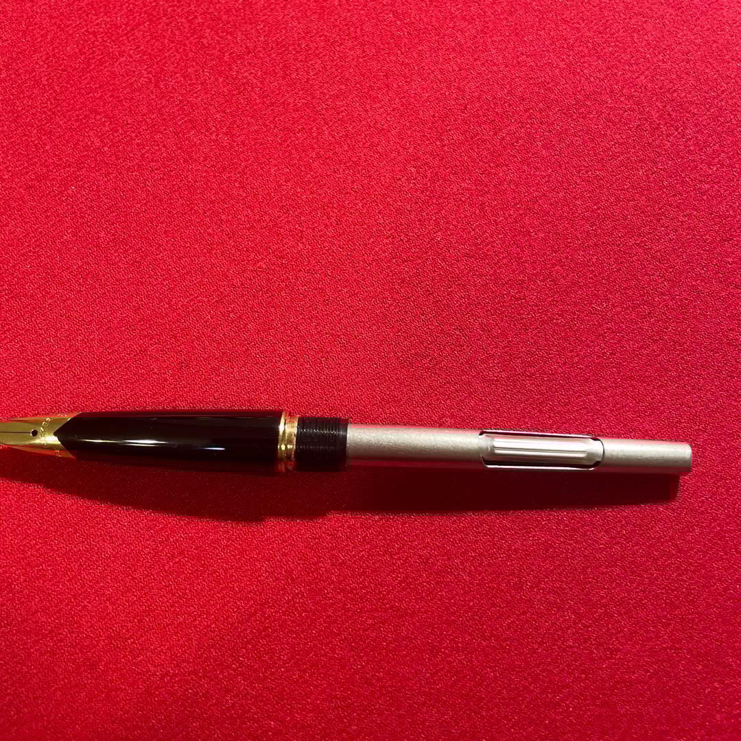 ✨希少✨万年筆　ブシュロン（Boucheron）35.8グラム　金無垢18K