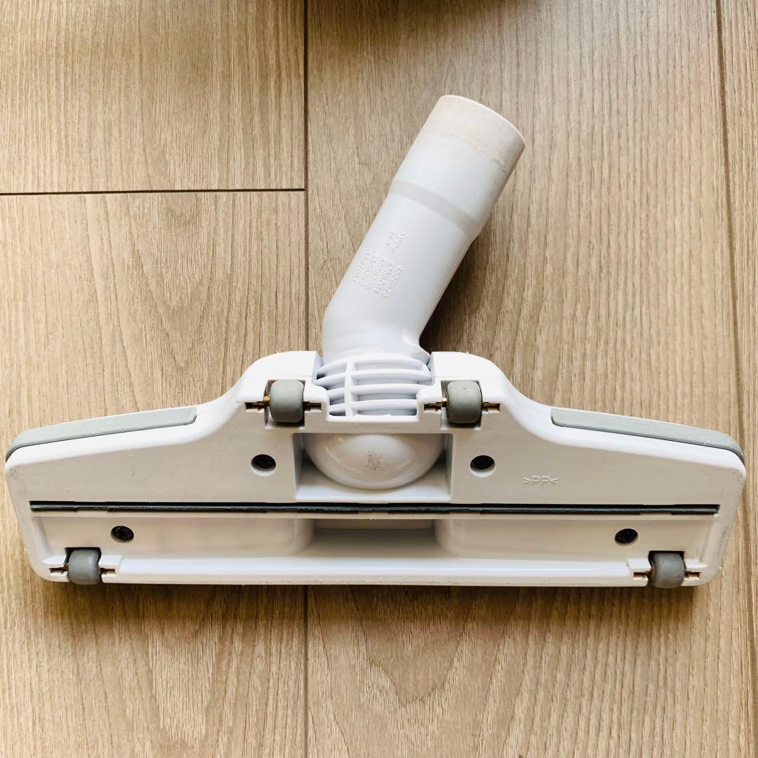 マキタ　充電式クリーナー　紙パックレス式 /コードレス　バッテリー及び充電器付き