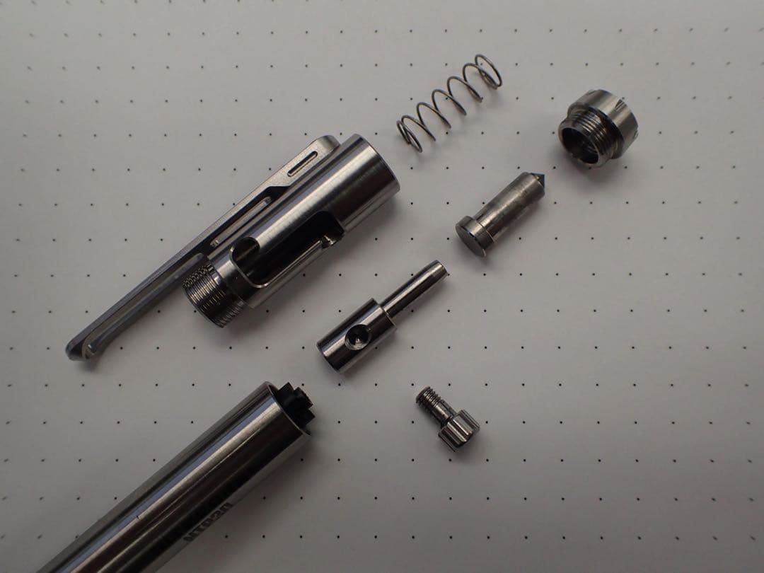 Nitecore NTP30 ボルトアクション タクティカルペン チタン