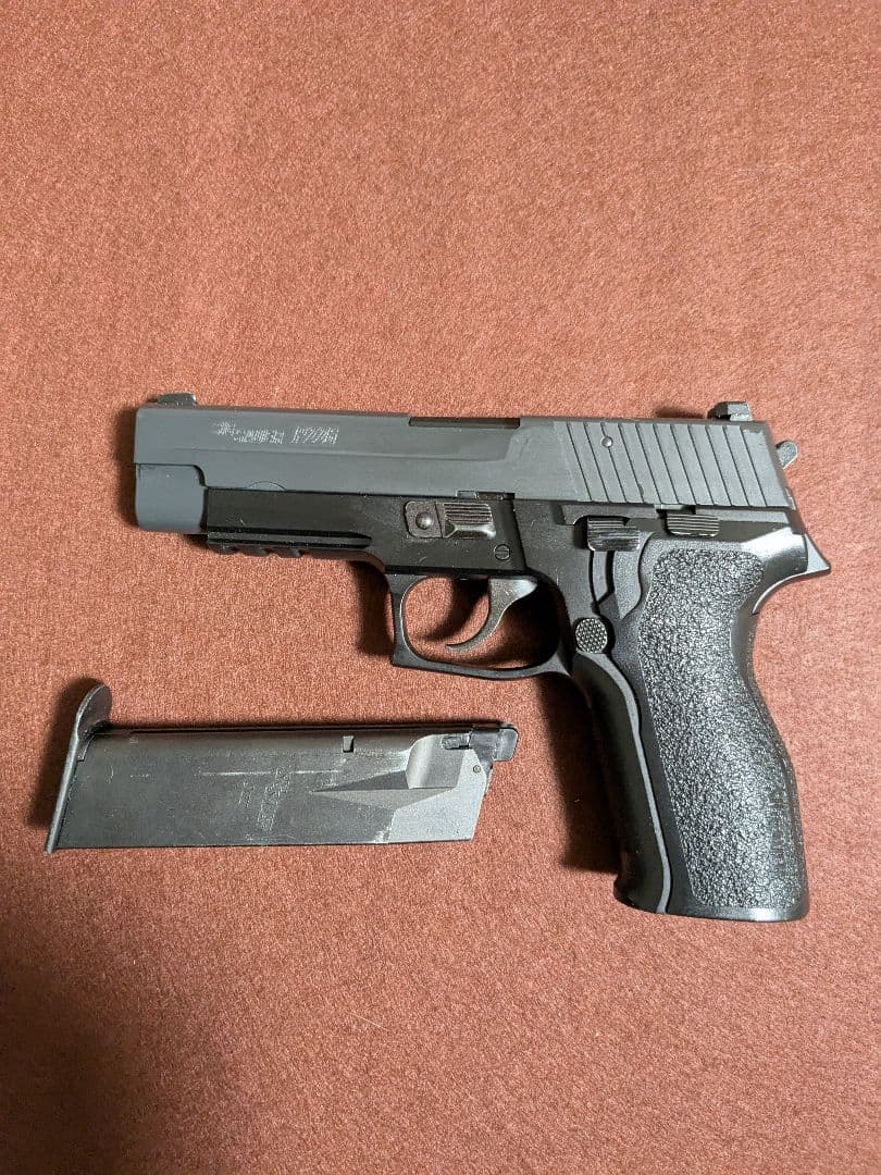 東京マルイ　SIG SAUER P226 E2 ガスガン　18禁（中古品）