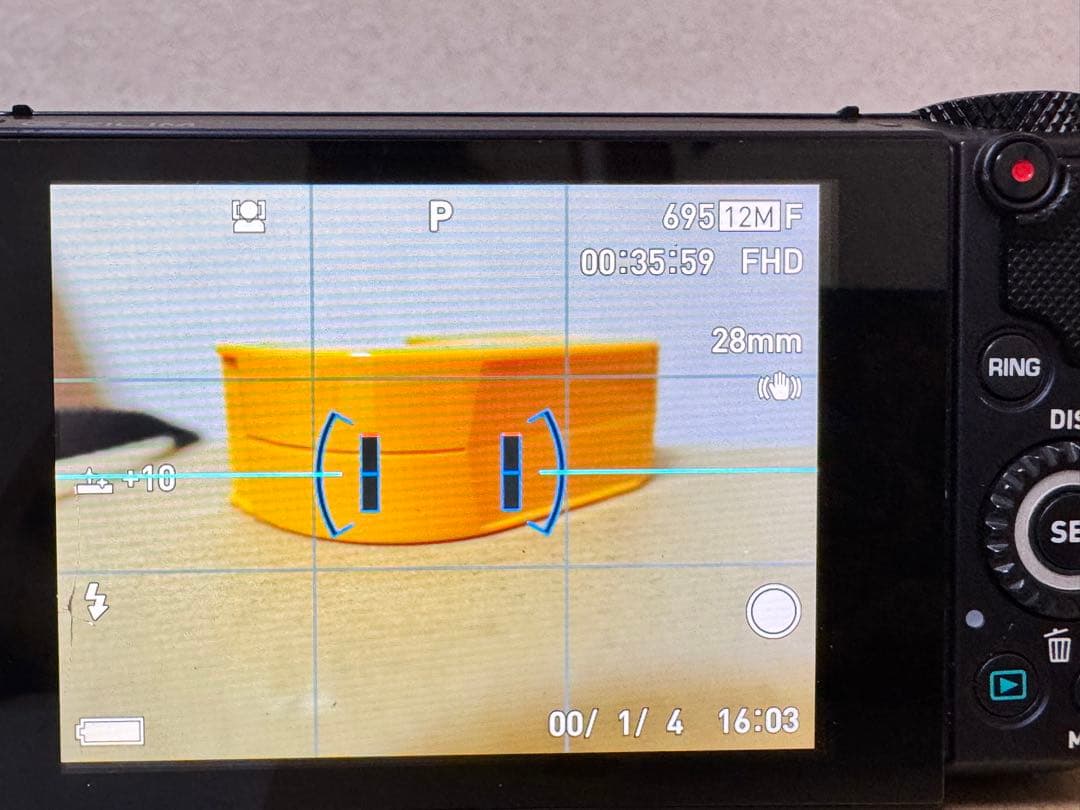 CASIO EX-10デジタルカメラ