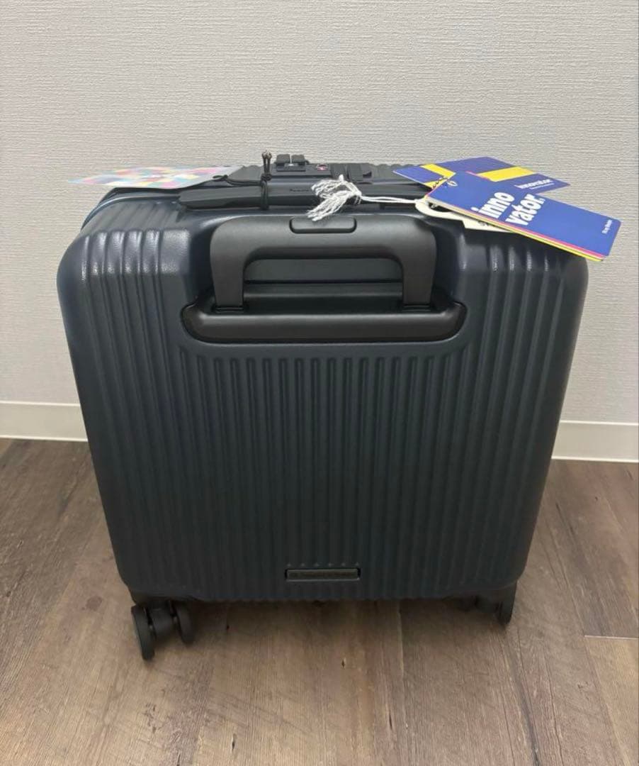 イノベーター　キャリーケース　スーツケース