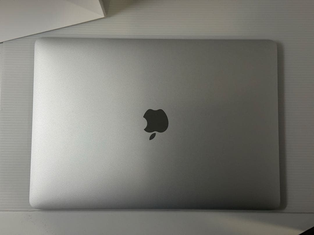【美品】MacBook Pro 13\" A1708 シルバー　バッテリー交換済