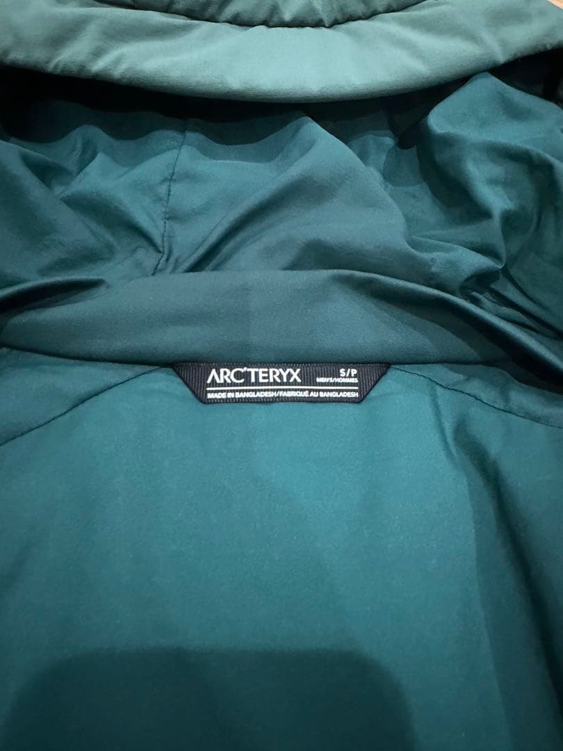 【限定色】ARC'TERYX 軽量ジャケット S/P グリーン