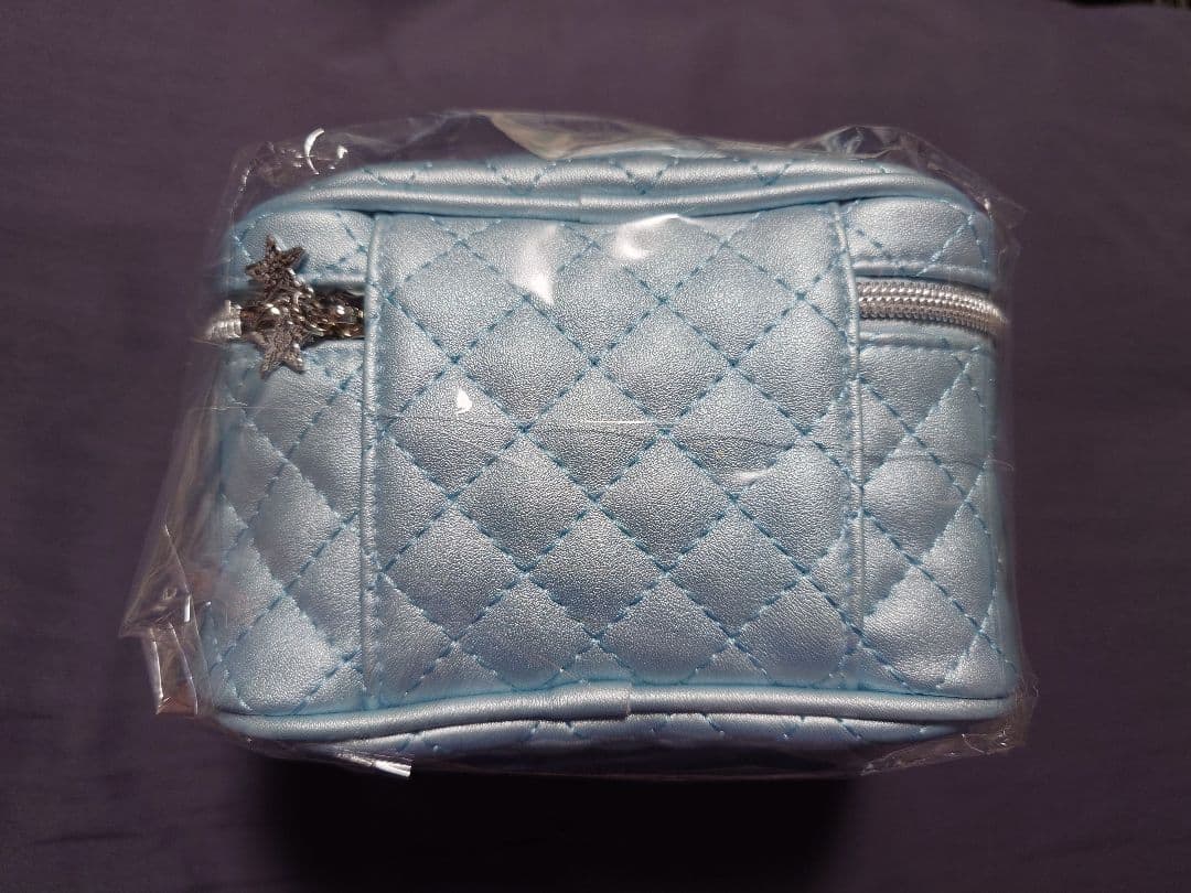 新品未使用　ano ニャンオェちゃん バニティポーチ あのちゃん