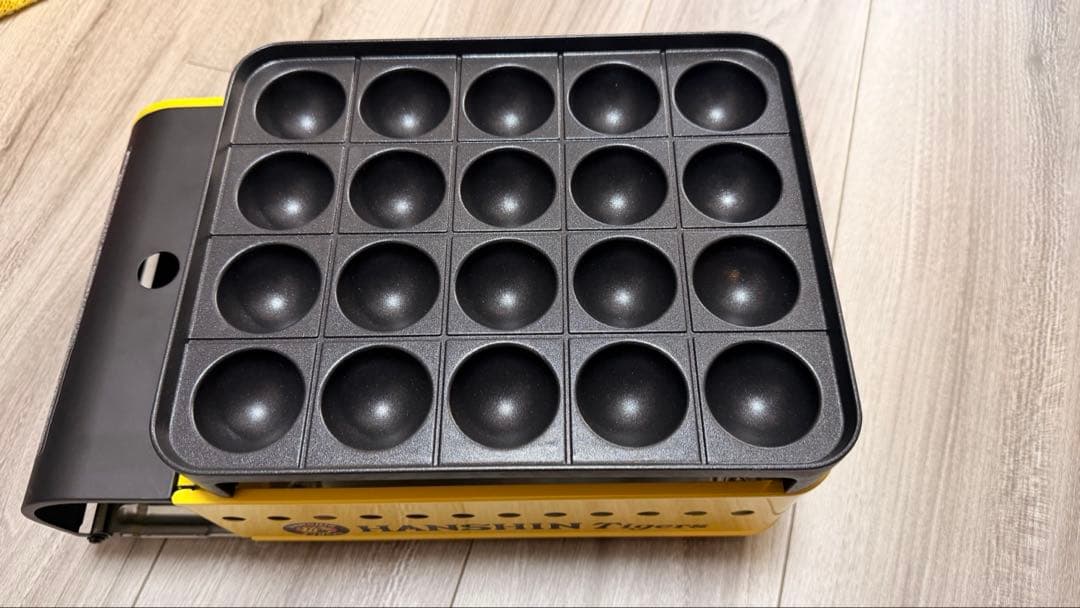 【新品、未使用】Iwatani 阪神タイガース コラボ たこ焼き器 虎たこ