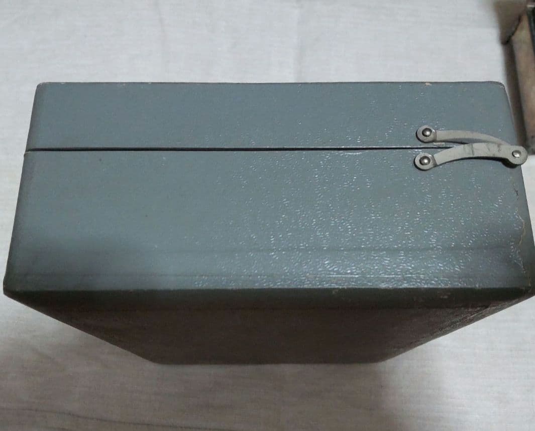 SILVER 銀製 煙草入 新品 宝石箱　正広刻　三越製　菊　草花図