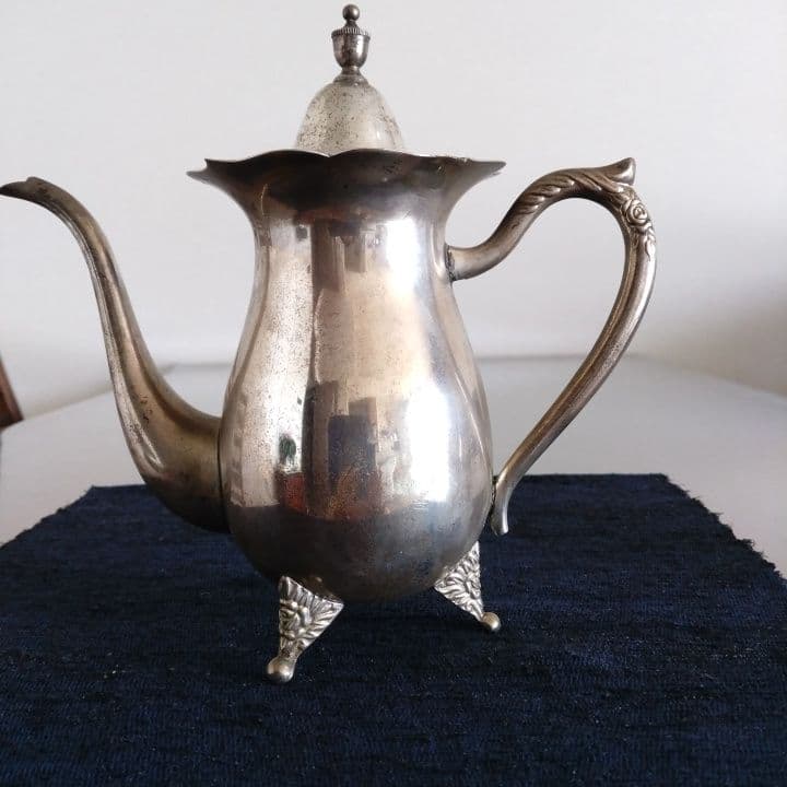 脚付きティーポット＆シュガーポットセット ビンテージ品 バラのレリーフ