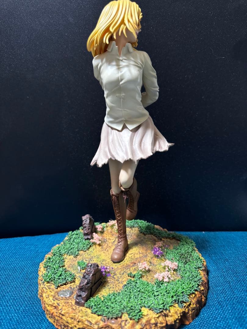 進撃の巨人　クリスタ　ガレージキット完成品