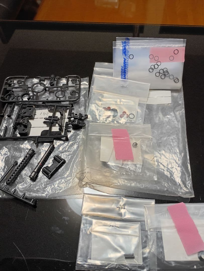 タミヤ　ＴＲＦ１０３シャーシキット　【スペアパーツ付】