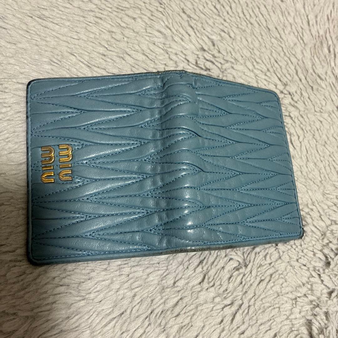 miu miu 二つ折り財布 キルティング 青