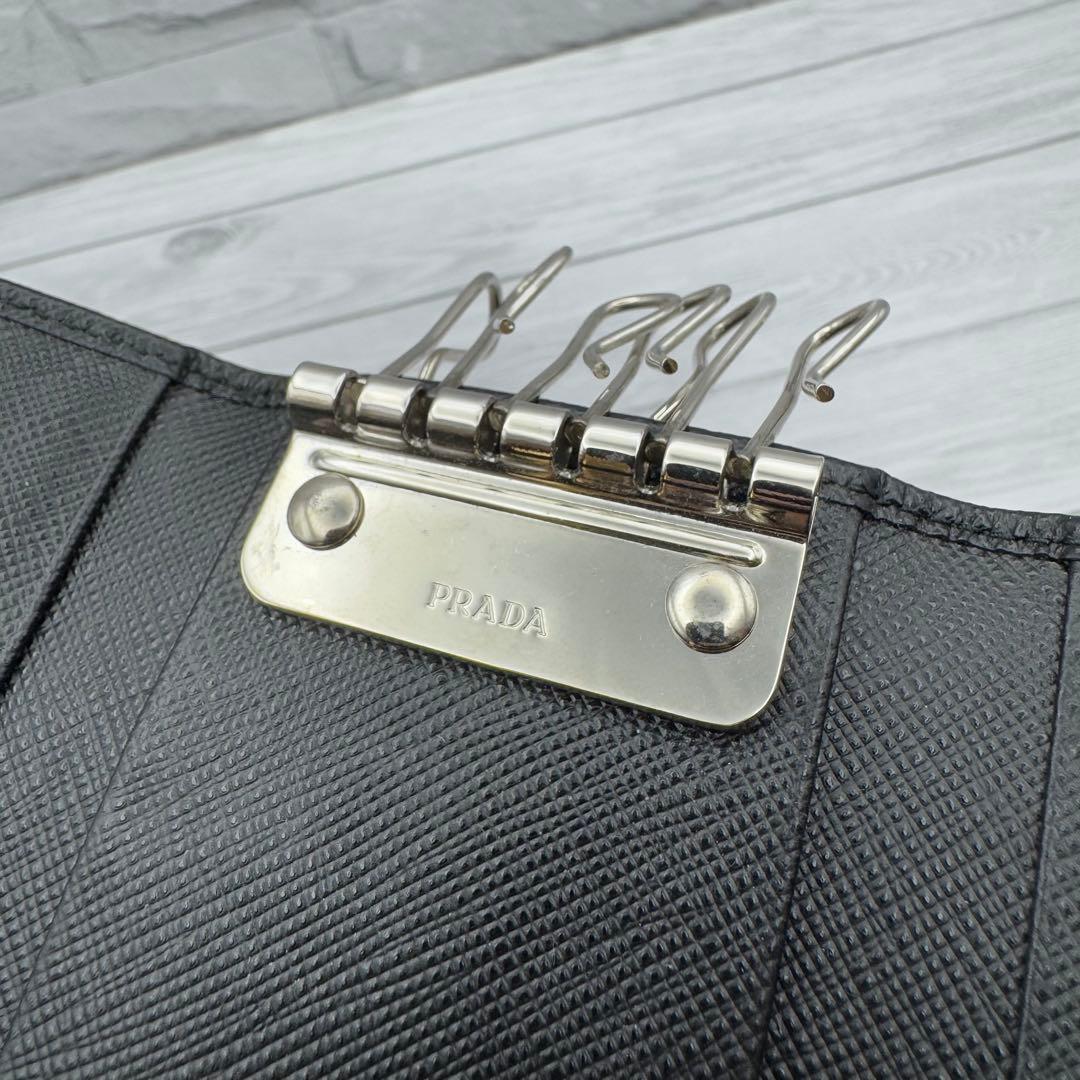 【美品】PRADA　キーケース　6連 三角ロゴ　 サフィアーノ ブラック