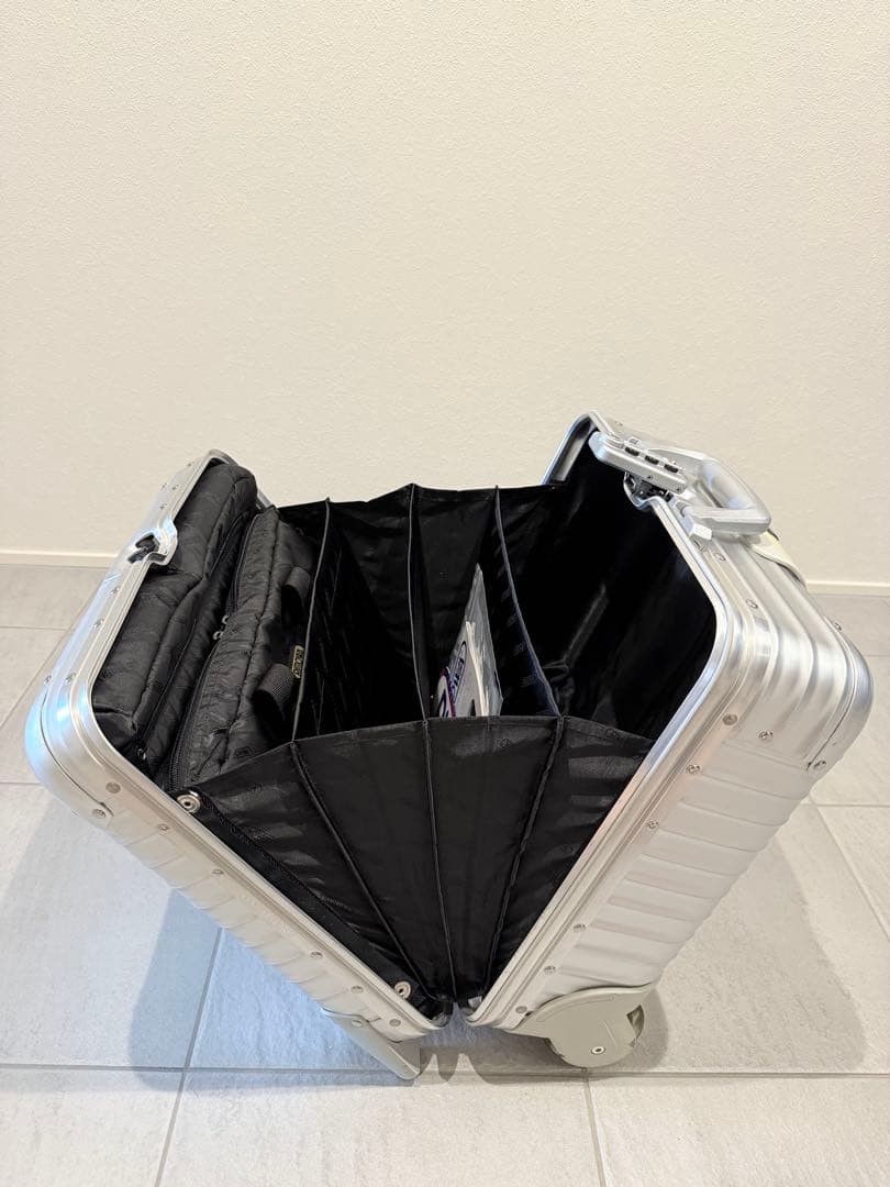 【廃盤品】リモワ トパーズ ビジネストローリー 928.40 28ℓ 2輪