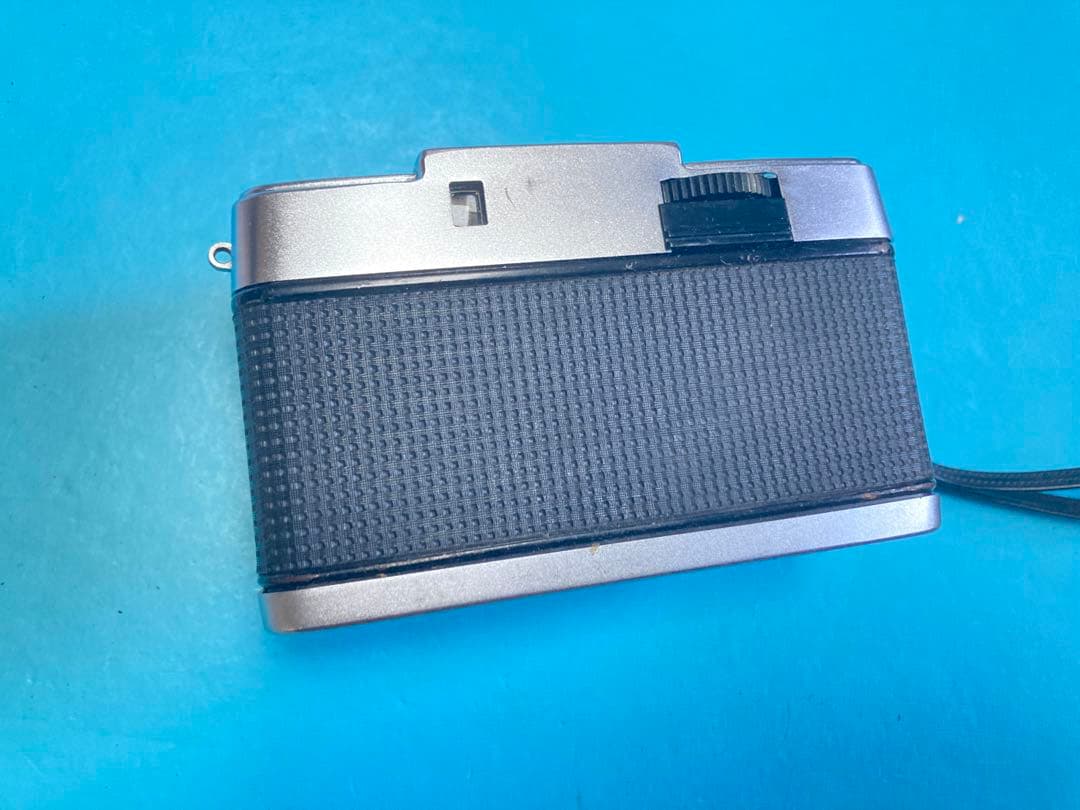 かわいいハーフサイズフィルムカメラ　OLYMPUS PEN D