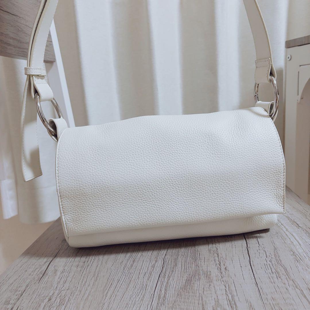 BEARDSLEY 本革レザーボディバッグ