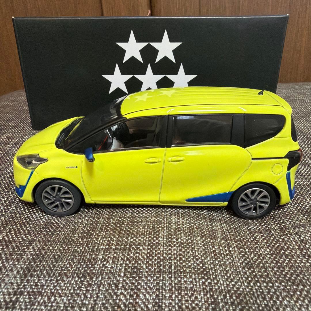 トヨタ　シエンタ カラーサンプル