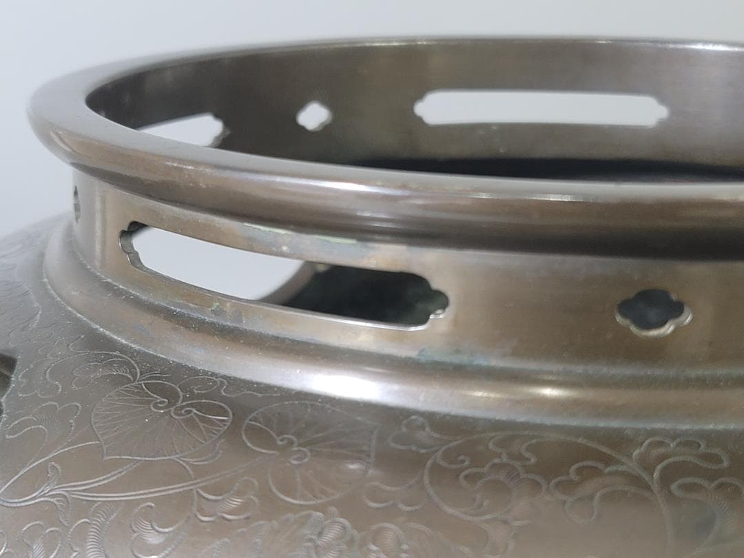 DT715 茶道具 三つ葉葵 徳川紋 刻 銅 風炉 時代物