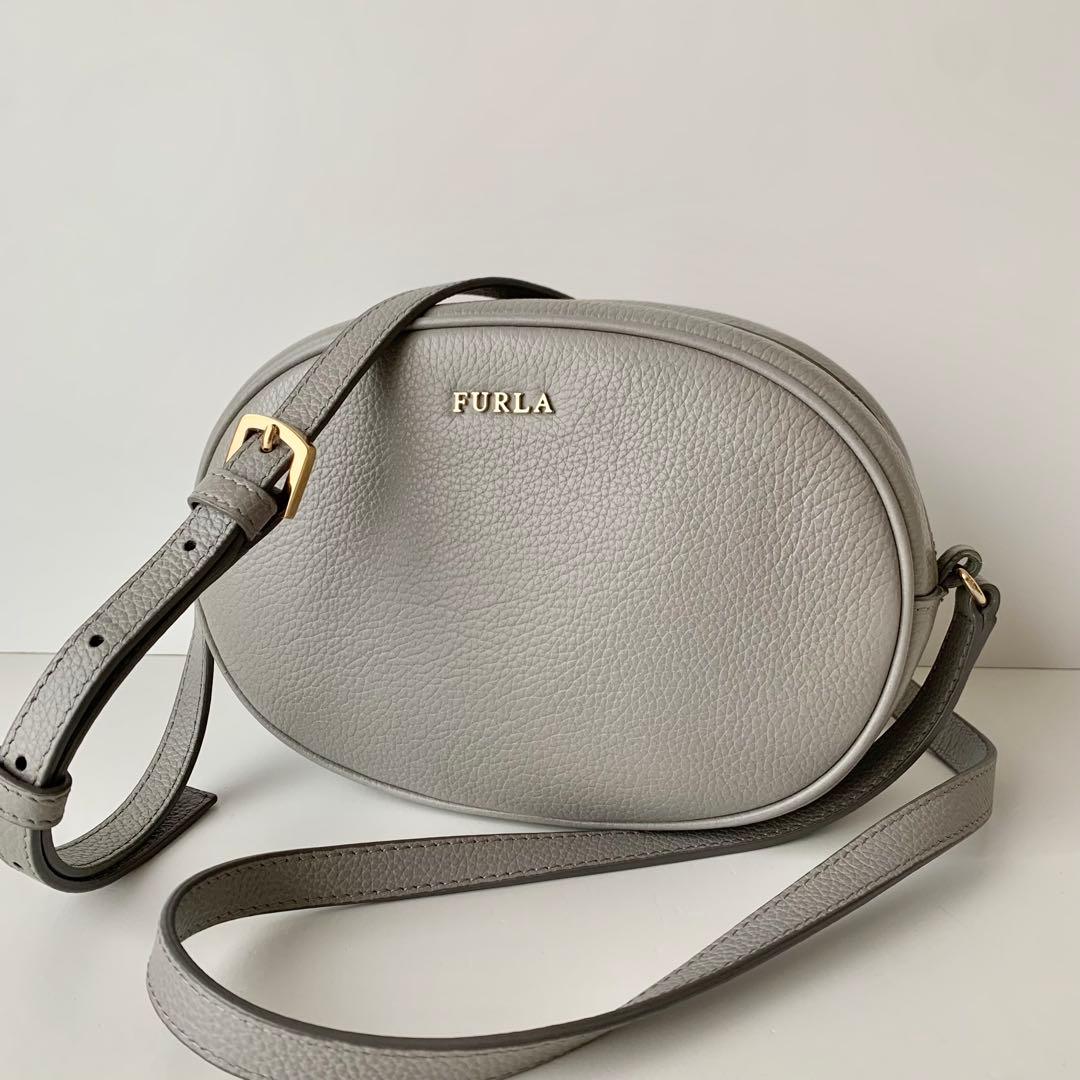 【FURLA】フルラ　ショルダーバッグ　カメラバッグ　グレー　ライトグレー