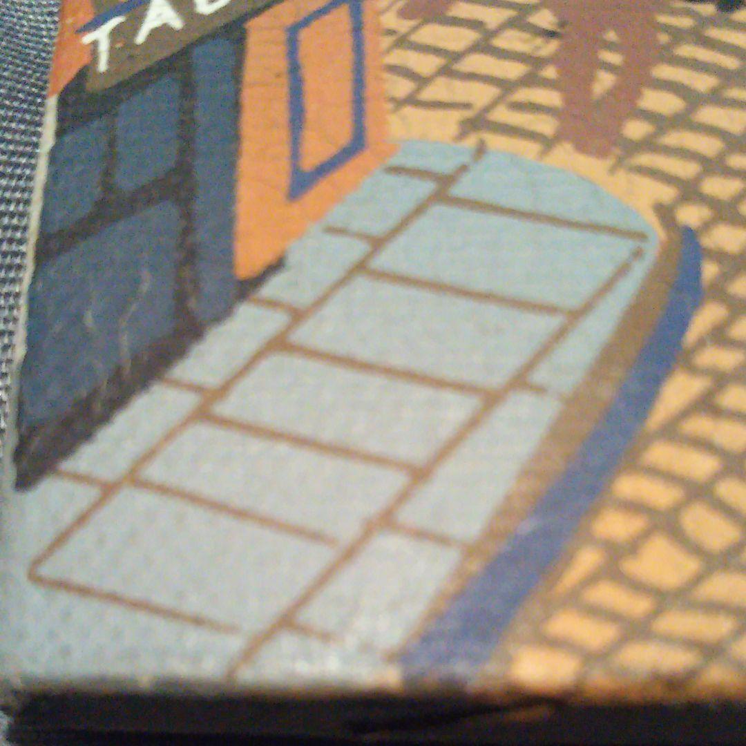 フランス　パリ　モンマルトルの風景　喫茶店で人気　セーヌ川沿い販売店で購入