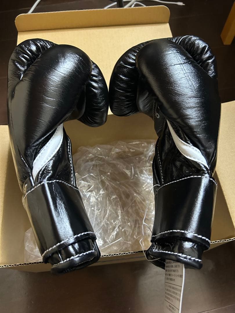 Winning ボクシンググローブ ブラック 8oz未使用