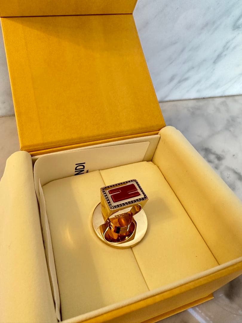 新品未使用！FENDI フェンディ スマホリング