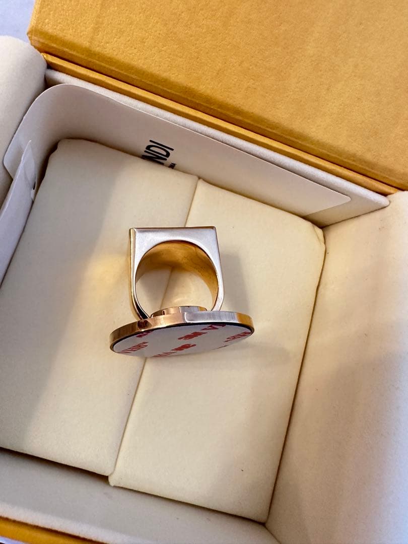 新品未使用！FENDI フェンディ スマホリング