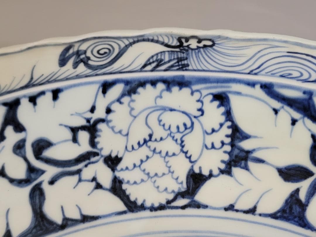 中国古玩 唐物 元青花・白滸孤窯雲龍紋 菱口折沿盤・極細工 古賞物