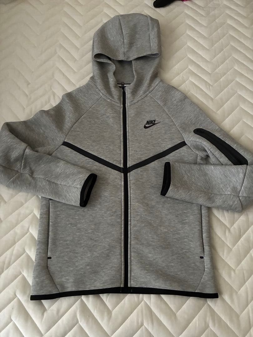 NIKE テックフリース ジュニアサイズ 上L 下M