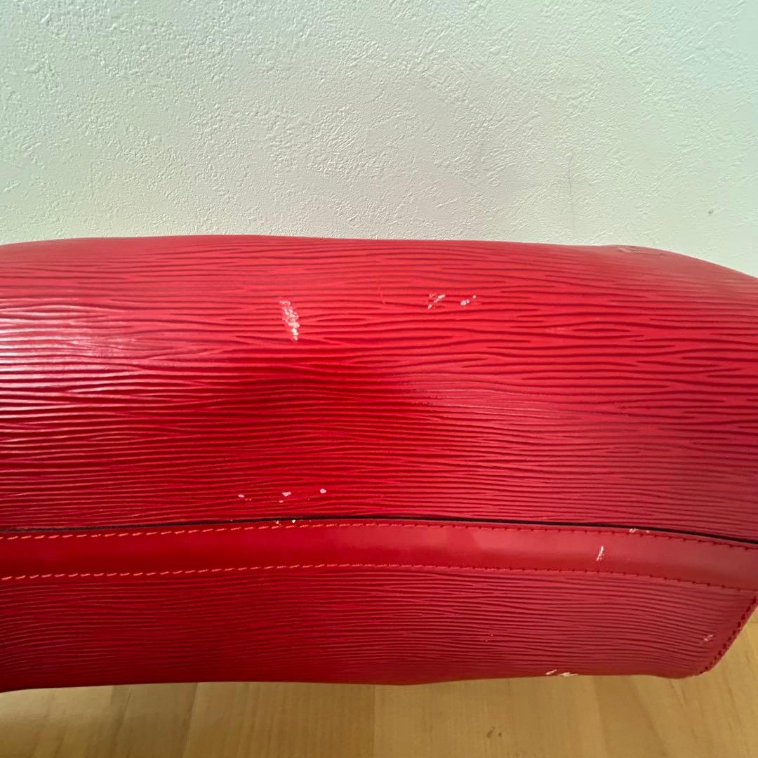 ルイヴィトン バッグ エピ レッド