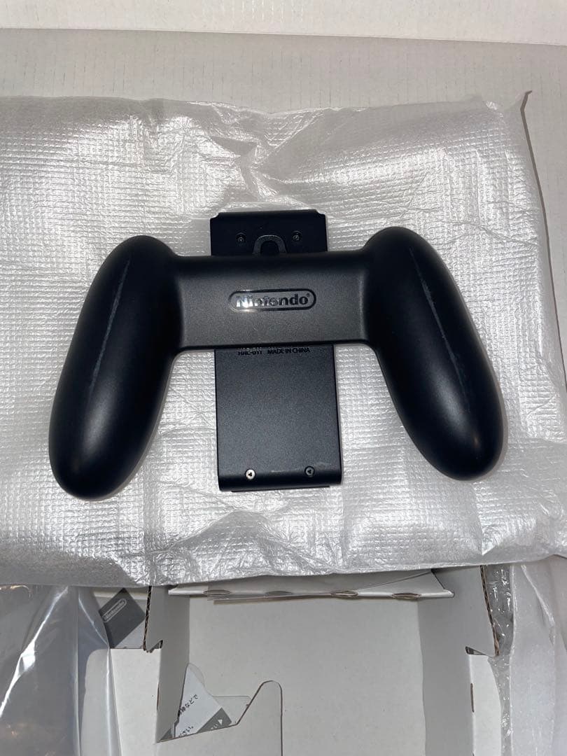 任天堂　Switch　本体　カセット10個　コントローラー　カバー付き