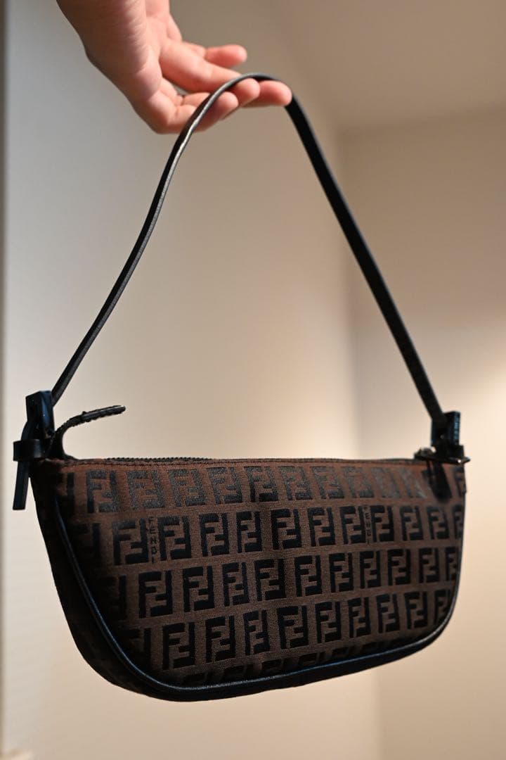 FENDI ズッカ アクセサリーポーチ