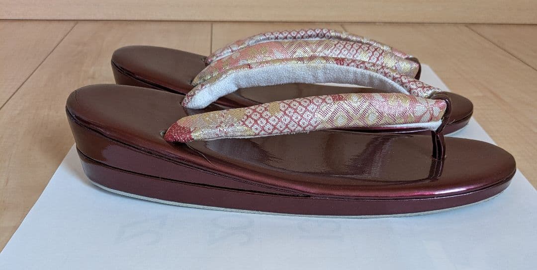 華やかでかわいい花柄 クリームピンクの振袖と小物フルセット バック 草履 髪飾り