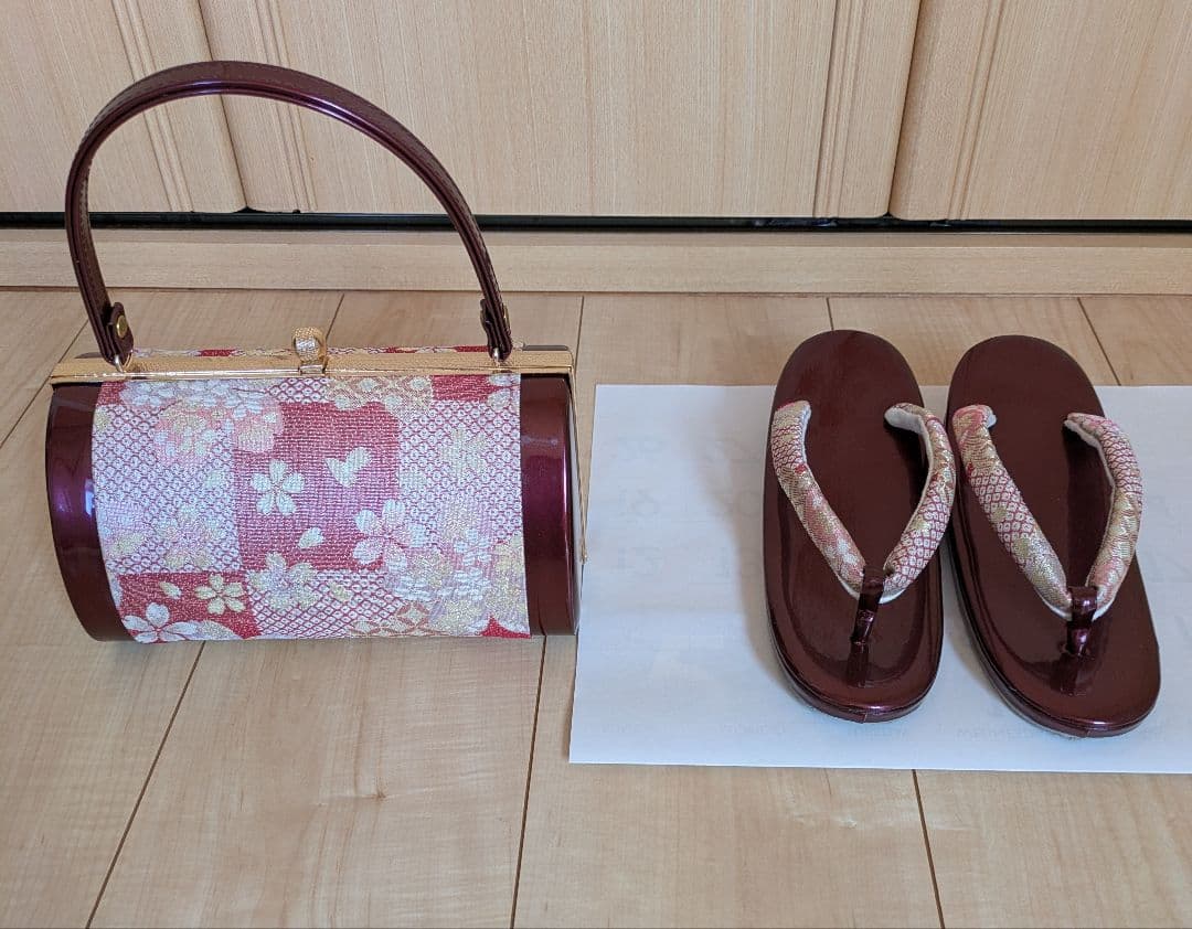 華やかでかわいい花柄 クリームピンクの振袖と小物フルセット バック 草履 髪飾り