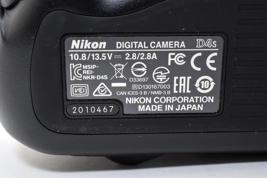 52ショットの■ほぼ新品■ Nikon ニコン D4s #C665