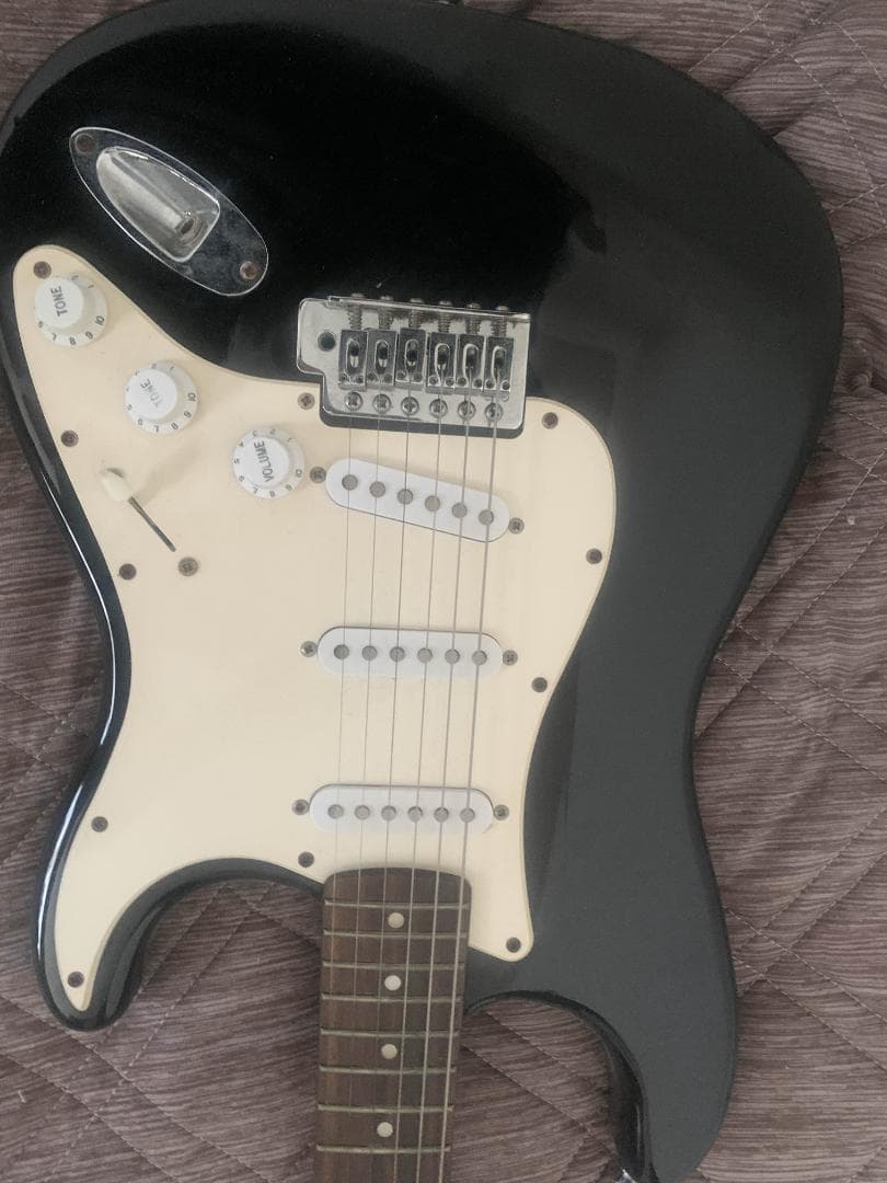 Squier ストラトキャスター ブラック　初心者用ギター