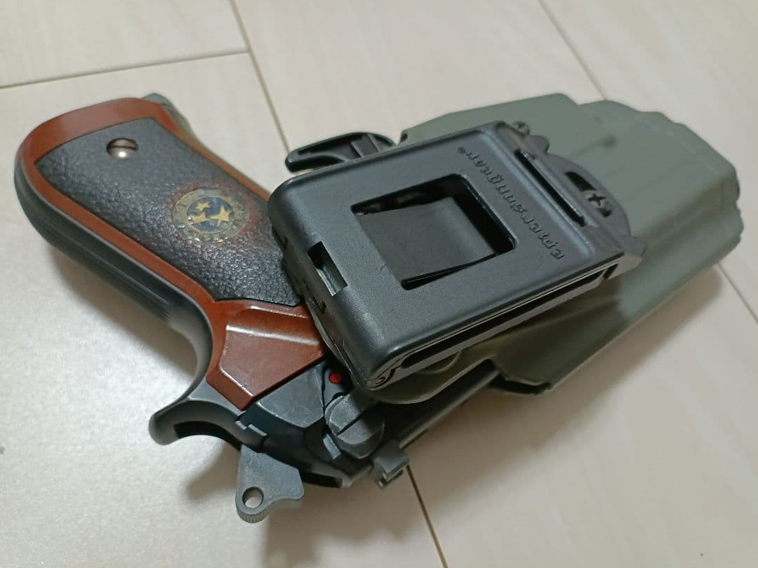 【中古品】東京マルイ ガスガン「サムライエッジ」＆ホルスター付き