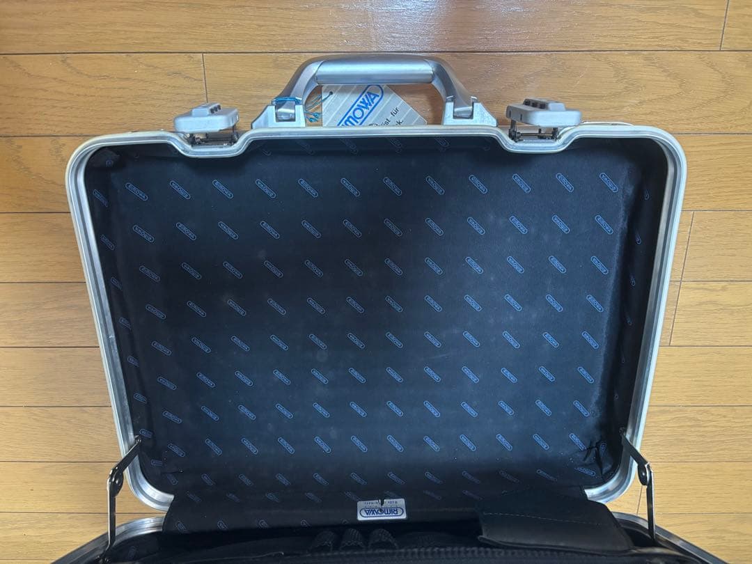 RIMOWA アルミニウム ビジネスバッグ シルバー 中型