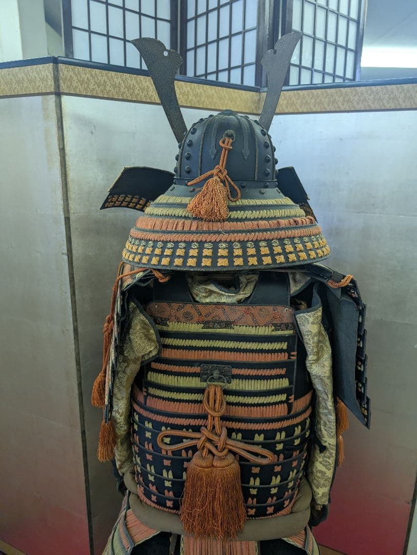 等身大 甲冑 鎧兜 鎧一式 甲冑 鎧櫃 鎧立付 面頰 赤糸大縅鎧 全高171cm