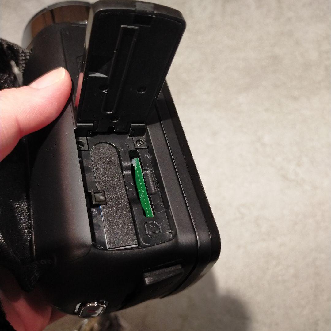 4Kカメラ　ビデオカメラ　18X タッチパネル　ハンディ