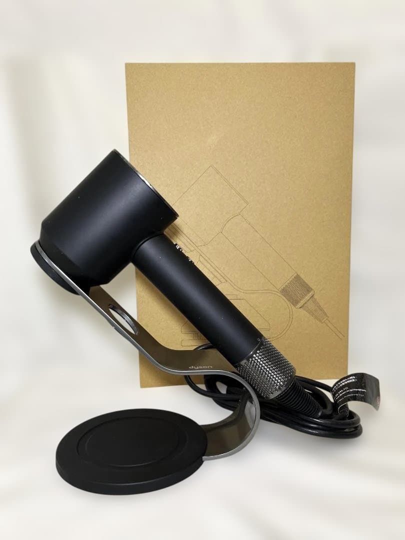 dyson supersonic ヘアドライヤー Black＋スタンド（未使用）