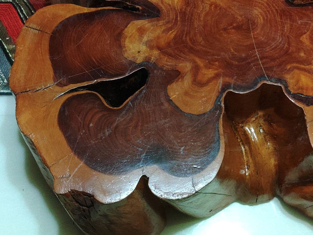 無垢木材　花台　大迫力切り株　かわいい木製オブジェ　木の温もり　年輪　精霊宿る