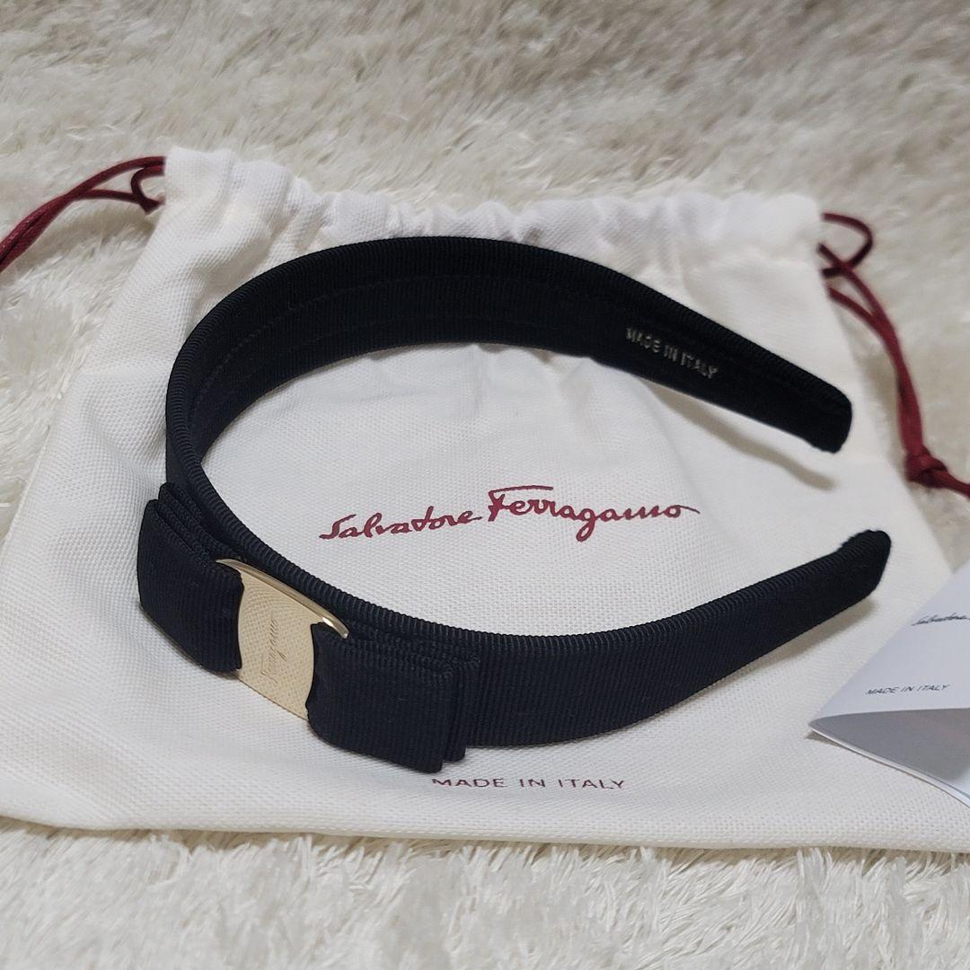 美品✨フェラガモ ヴァラ カチューシャ ブラック ゴールド金具 保存袋